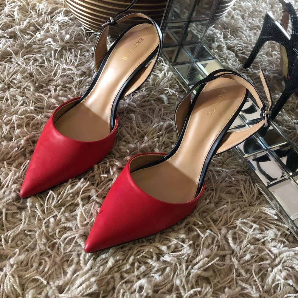Red Pumps